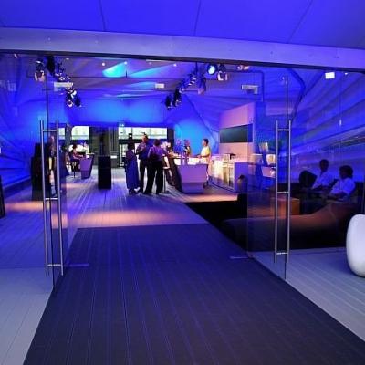 Property Dreambuilder . Empfang und Bar Property Dreambuilder . Empfang und Bar