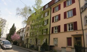 Kleineres Mehrfamilienhaus . Schweiz